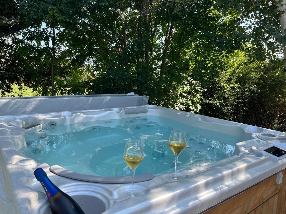 Gite De Charme 5 Etoiles Pour Couple Avec Sauna Et Jacuzzi Exterieurs Privatifs Погр Екстер'єр фото